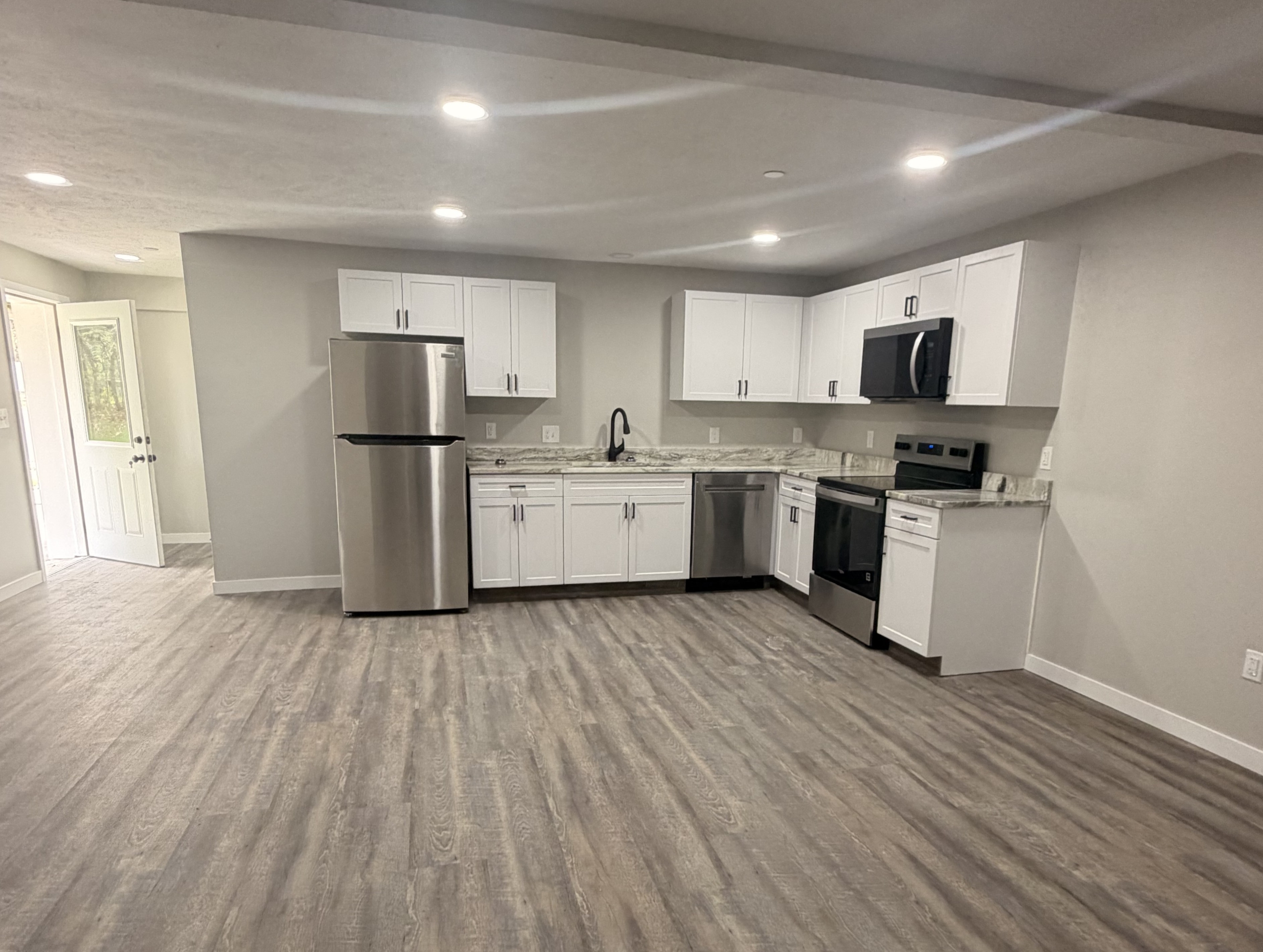 216 Wilcox Parkway - 6